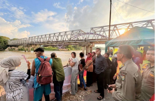 Bupati Kampar Ahmad Yuzar Sempatkan Diri Tonton Pacu Sampan Usai Rangkaian Kegiatan