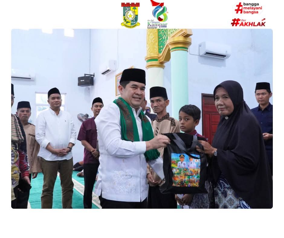 Pj Sekda Kampar Pimpin Safari Ramadhan dan Serahkan Bantuan Masjid di Tambang