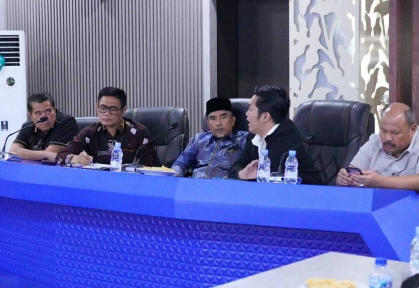 Bupati Kampar Tekankan Transparansi dalam Pemeriksaan LKPD 2025