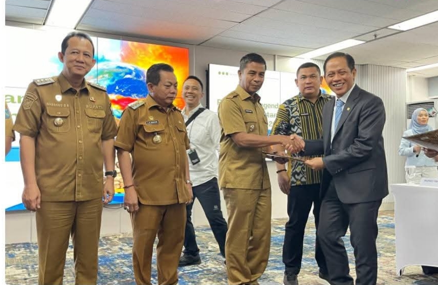 Bupati Kampar Tegaskan Komitmen Pengendalian Karhutla, Perkuat Langkah Preventif hingga Desa