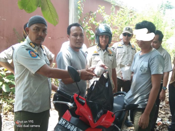 Penjual Nasi Bungkus COD di Siang Ramadan Ditertibkan Satpol PP Kampar di Taman Kota Bangkinang